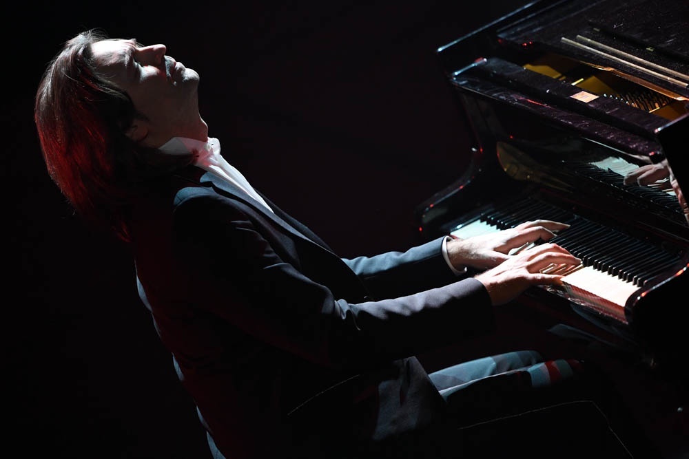    Дмитрий Маликов уверен: какая бы ни была аудитория, одну-две классические пьесы она выслушает. И ведь оказывается прав. / РИА Новости