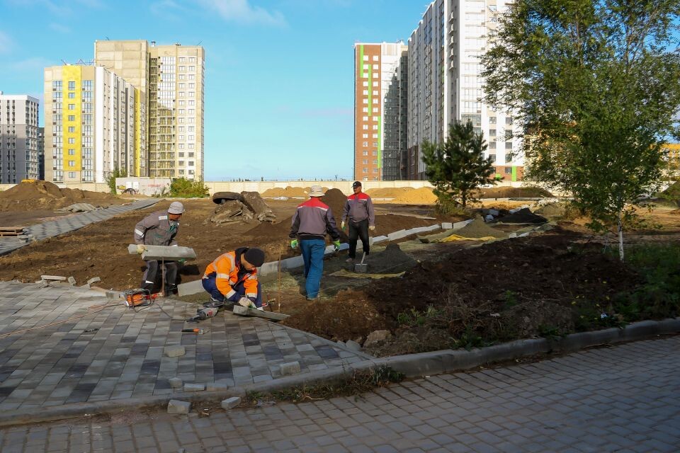    Строительство нового парка в Индустриальном районе Барнаула. Сентябрь 2024 года. Источник: Виталий Барабаш