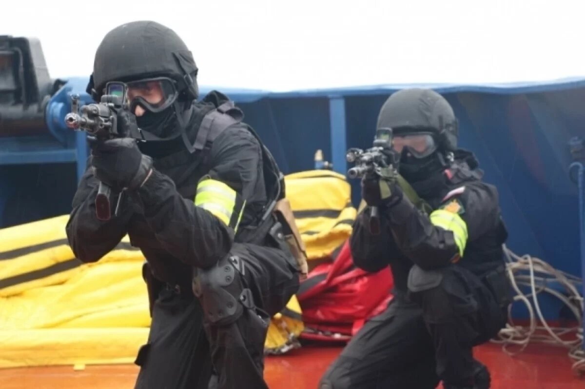    Террористы «захватили» танкер «Гектор» на Камчатке