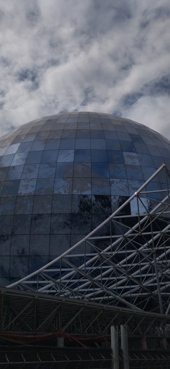 Ночью, наверное, очень красиво