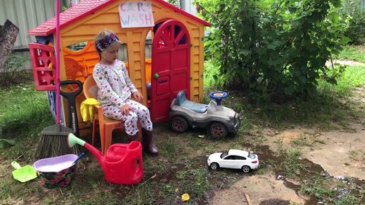 Kids pupsiki show playing CAR WASH with Cleaning Toys