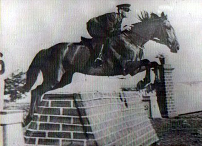 Василий Лобачев. Источник: ВК-сообщество «Советский конный спорт»