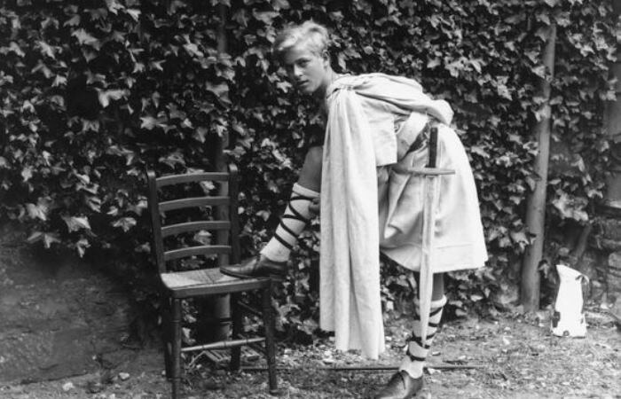  Юный принц Филипп / Фото: marieclaire.ru