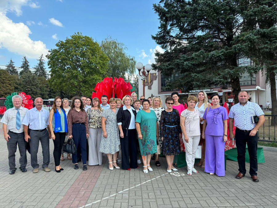     Делегация Копыльского района принимает участие в акции "Беларусь адзіная"