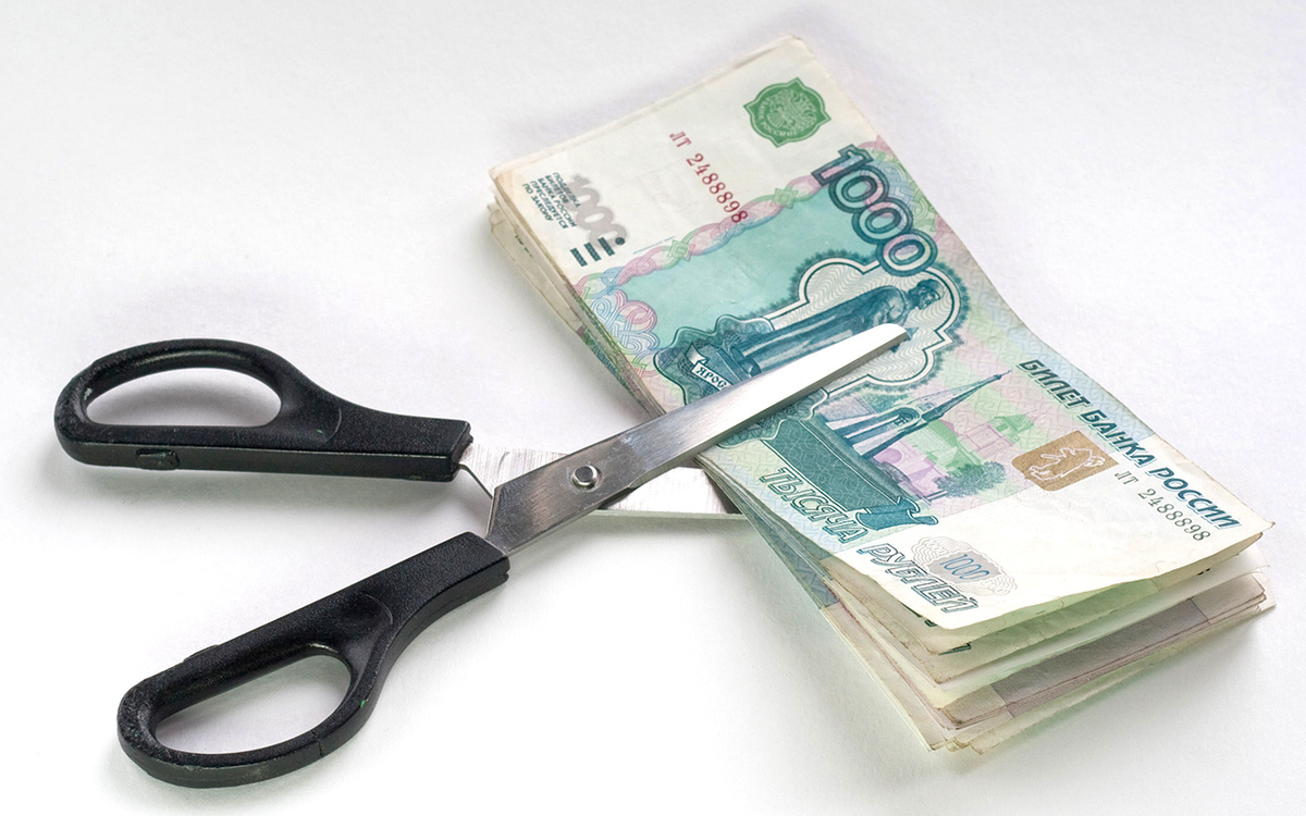 Банкротство — это законное списание долгов через суд, если взыскать их невозможно. Процедура банкротства физических лиц и ИП в России регулируется специальным законом, а начать процедуру банкротства может как сам человек, так и кредиторы или ФНС.