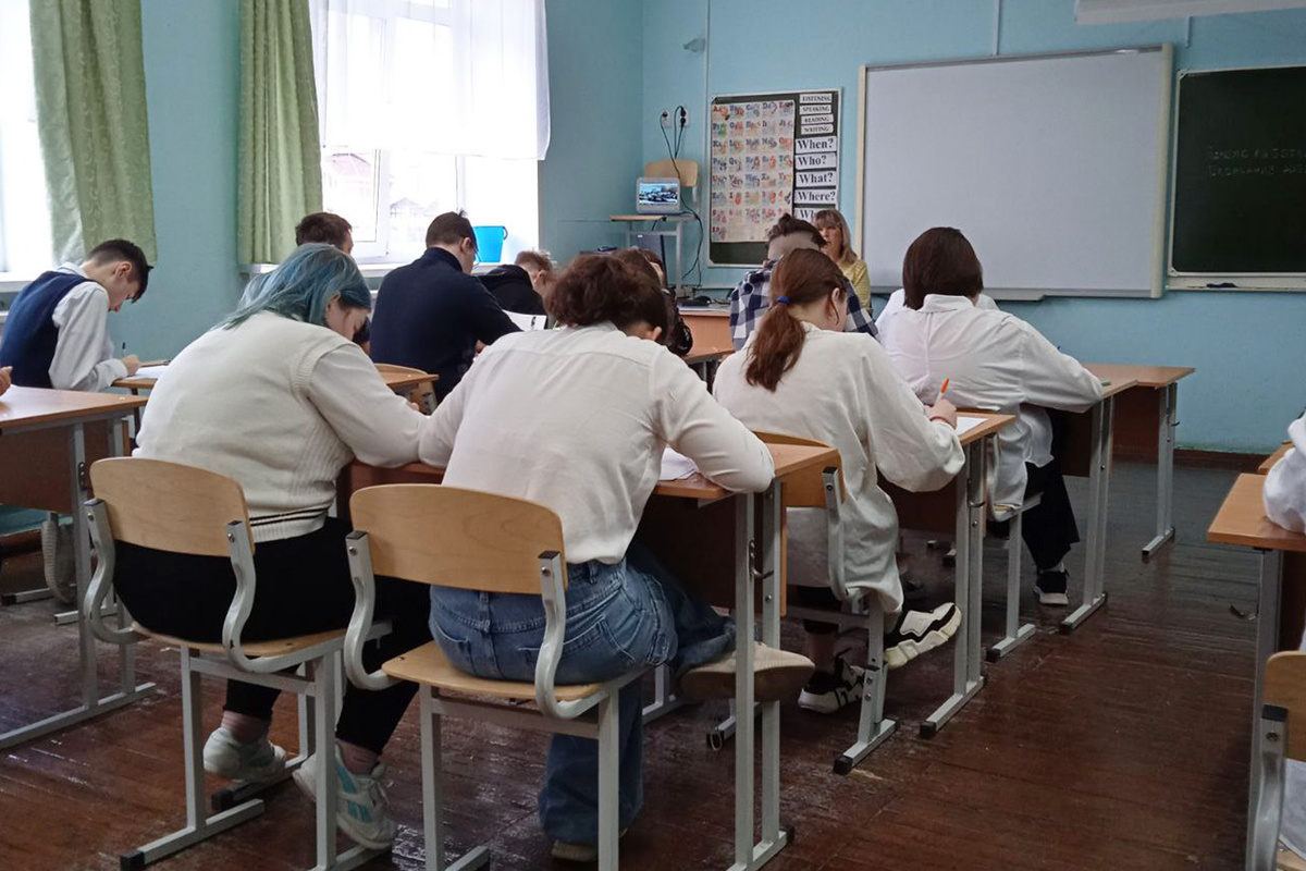 Точные даты каникул следует уточнять на официальном сайте конкретного учебного заведения Приморья.  Фото: Фото: ФедералПресс / Нина Калинина