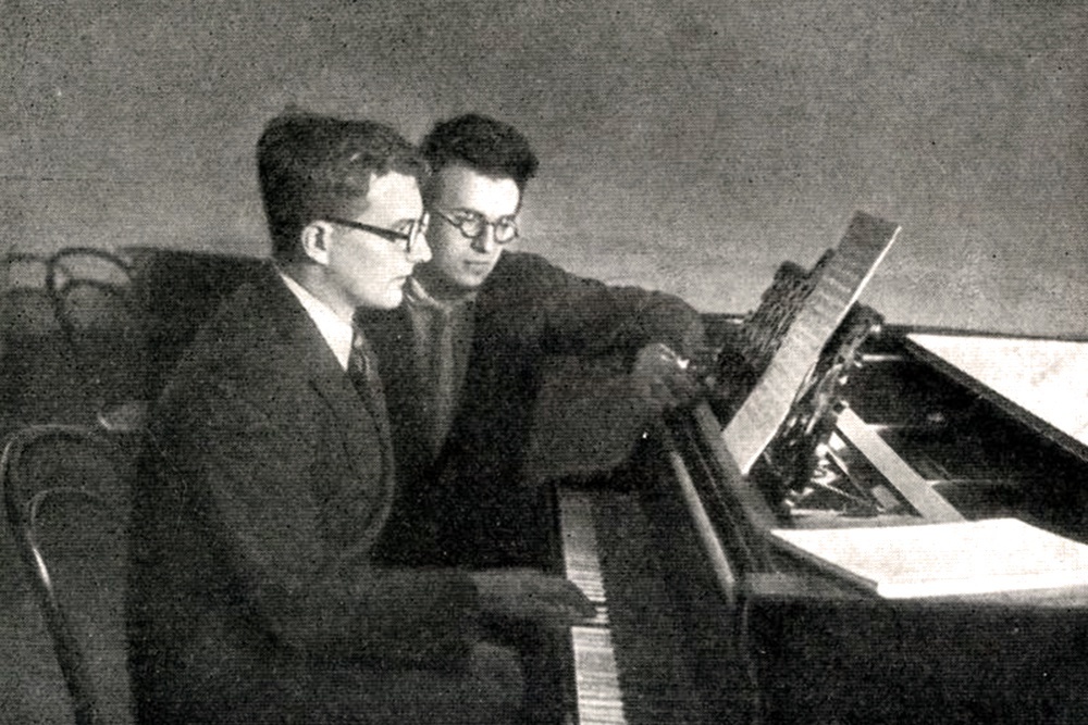    Д. Шостакович и Г. Свиридов, 1940 г. / Московская областная филармония