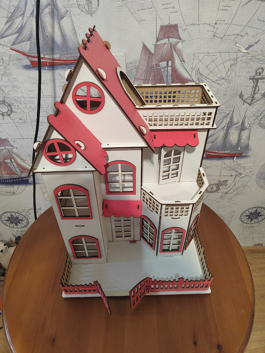 Классный деревянный домик