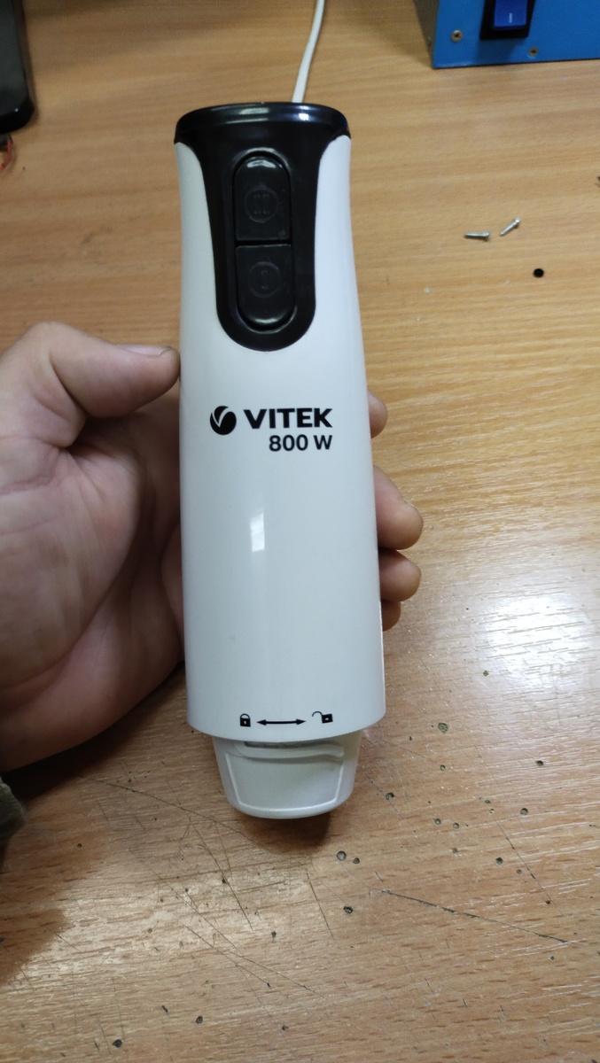 Внешний вид блендера Vitek 800 W