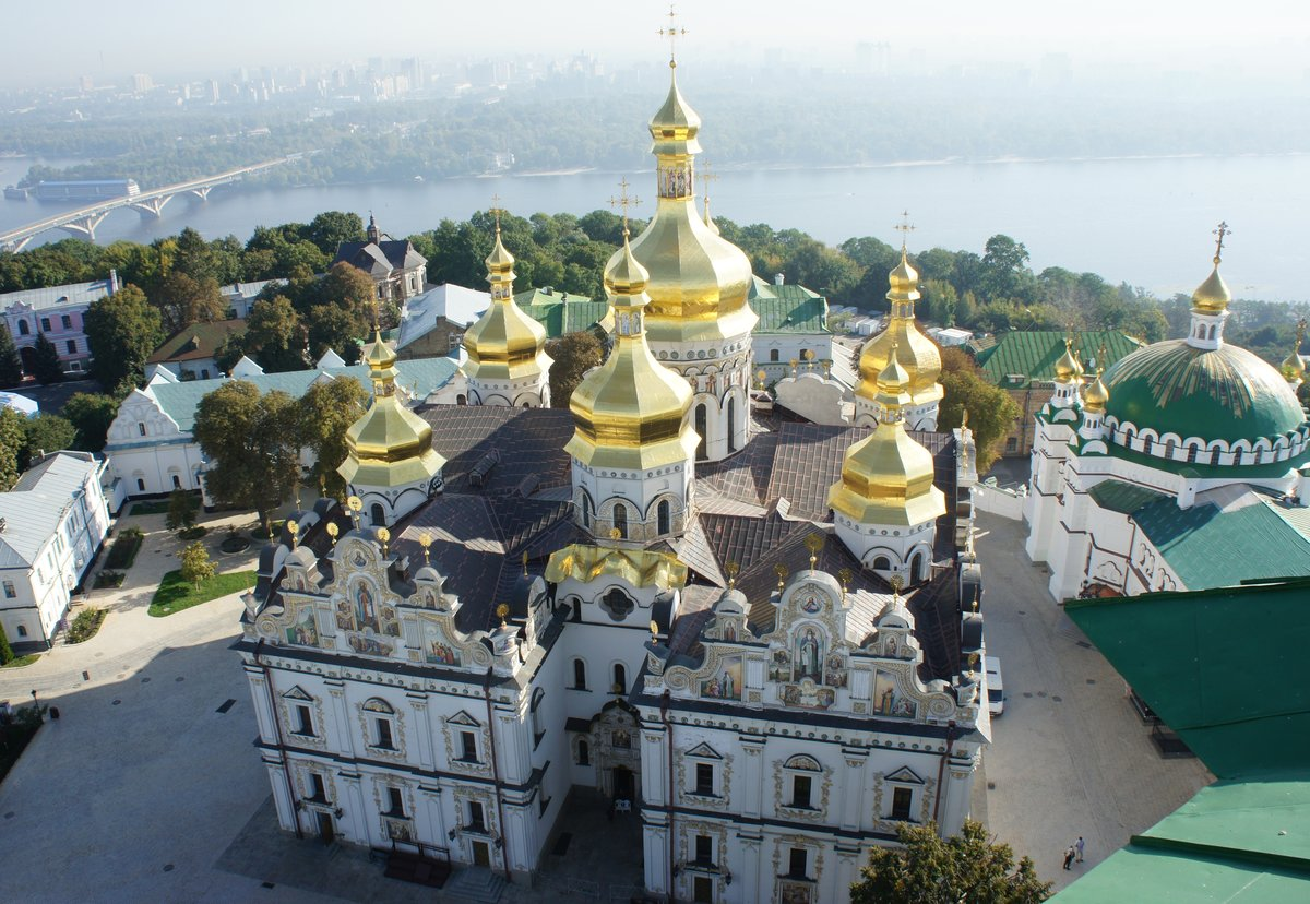 Успенский собор Киево-Печерской лавры. Фото с сайта https://navimba.com/viewtopic.php?p=399298. Взято с Яндекс.Картинки