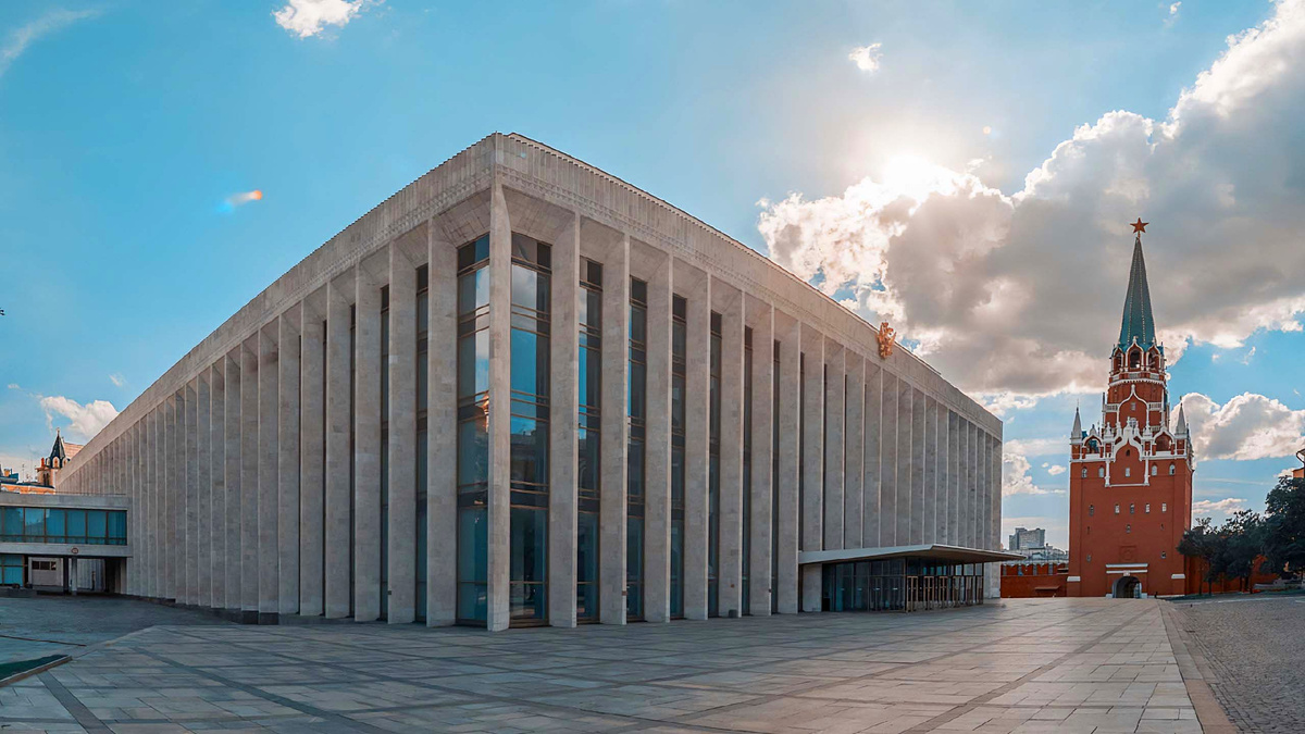 На фото: Государственный Кремлёвский Дворец