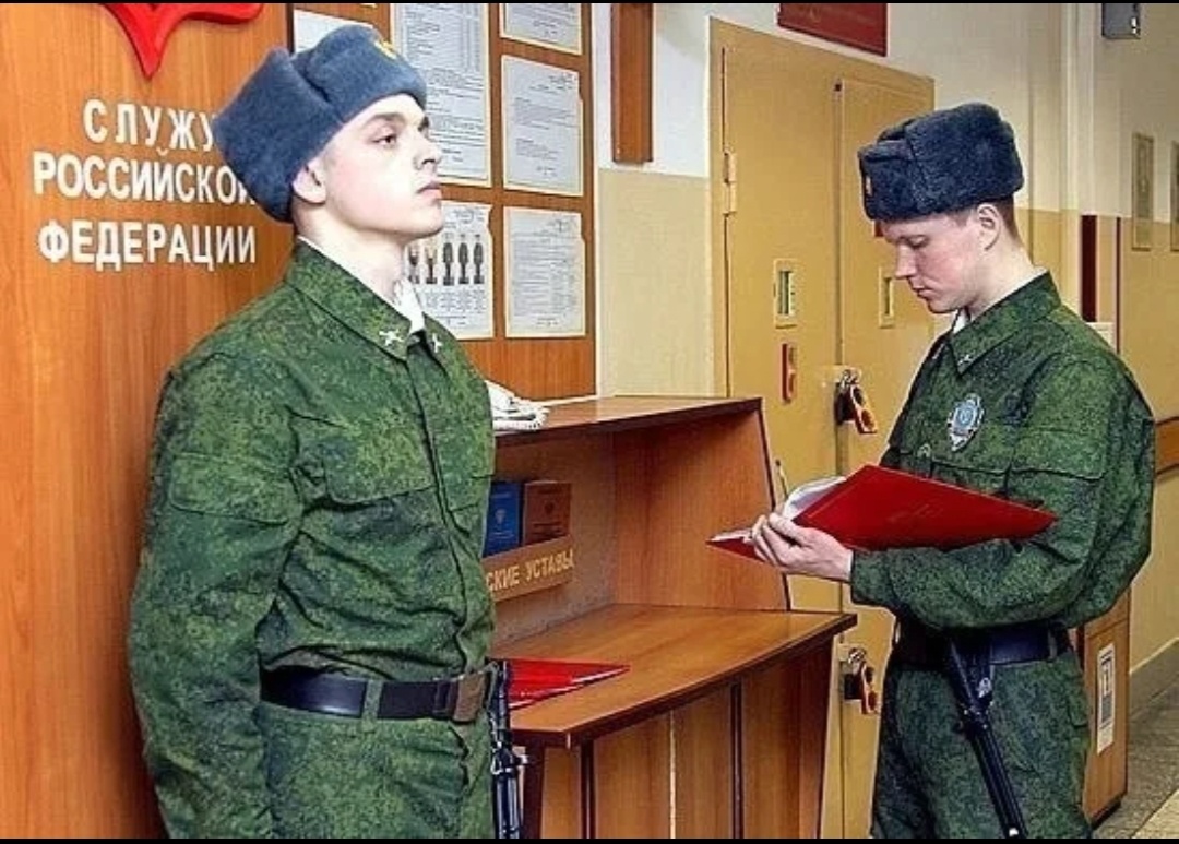 Дневальный по роте назначается из солдат... 