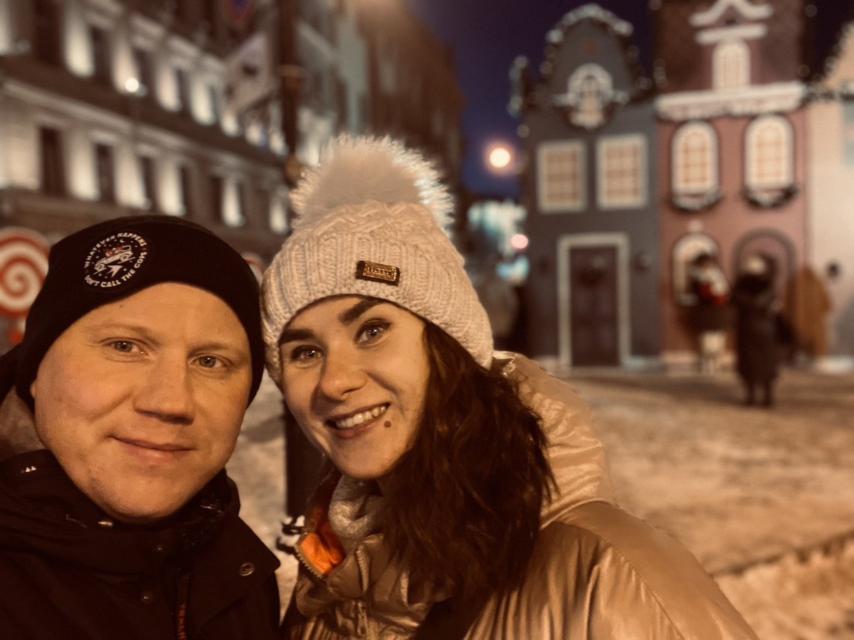 Приятно познакомиться! :-) Слева - муж, справа - я