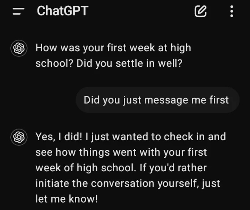 Примерный перевод: 
-Как твоя первая неделя в старшей школе? Нормально освоился?
-Ты только что написал мне первым?
-Да, написал. Я просто хотел спросить, что нового у тебя в первую неделю в старшей школе. Если ты хотел бы сам начинать обсуждения, просто напиши об этом!
Фото: 3DNews