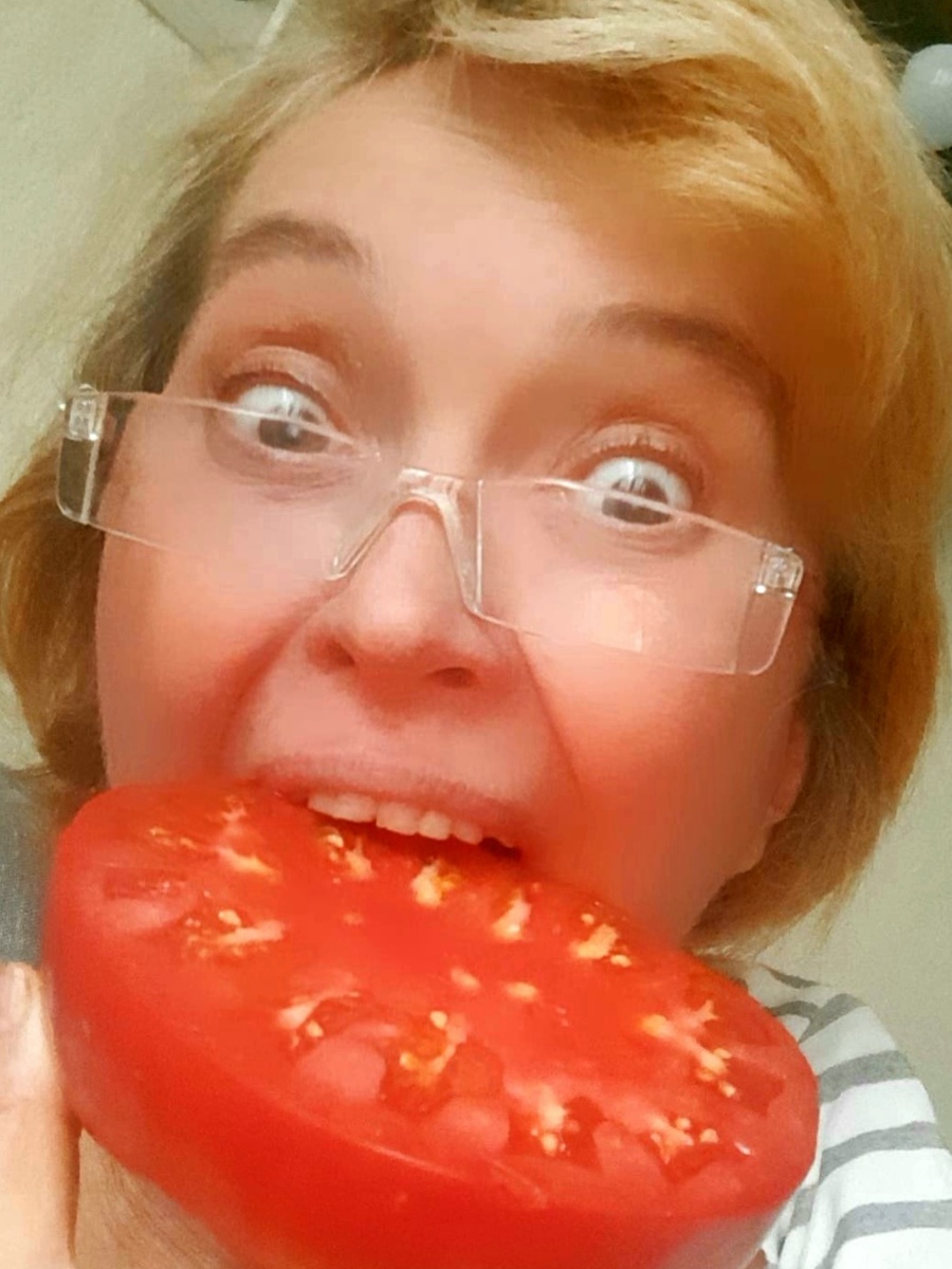 Когда увидела цифру показов в несколько тысяч)