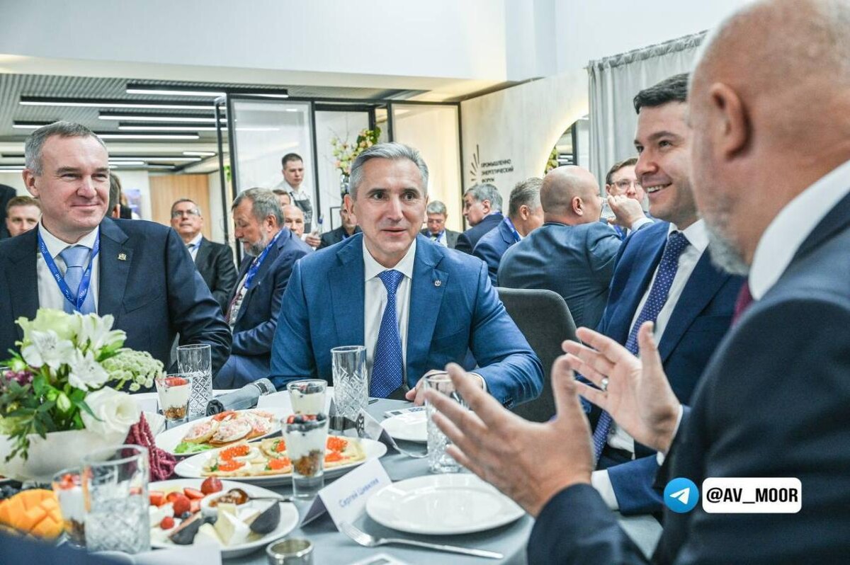    Руслан Кухарук представил на TNF-2024 перспективы нефтедобычи в Югре