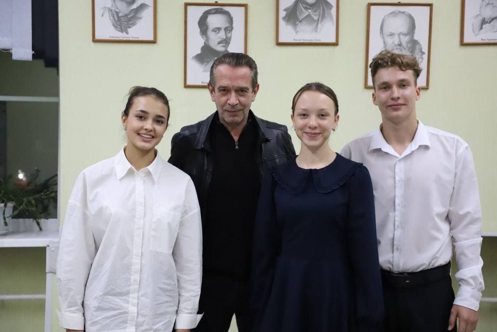 Из ста мечтающих о сцене юных сибиряков для финального этапа конкурса отобрали всего троих - пожелаем им удачи / Пресс-служба министерства культуры Кузбасса