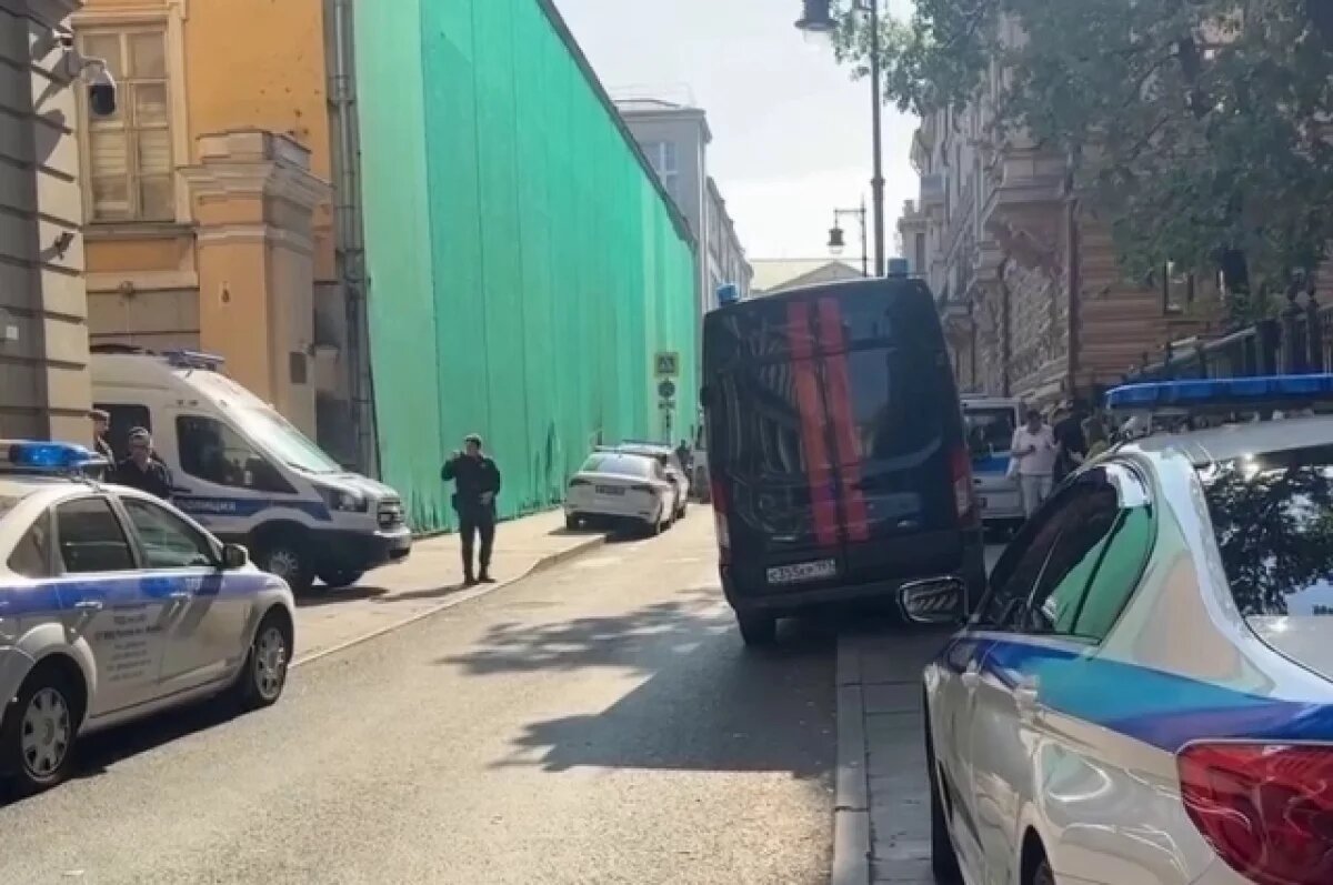    ТАСС: в результате стрельбы у офиса Wildberries погиб 1 человек