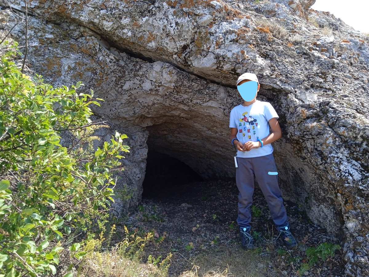 Лицо закрашено.