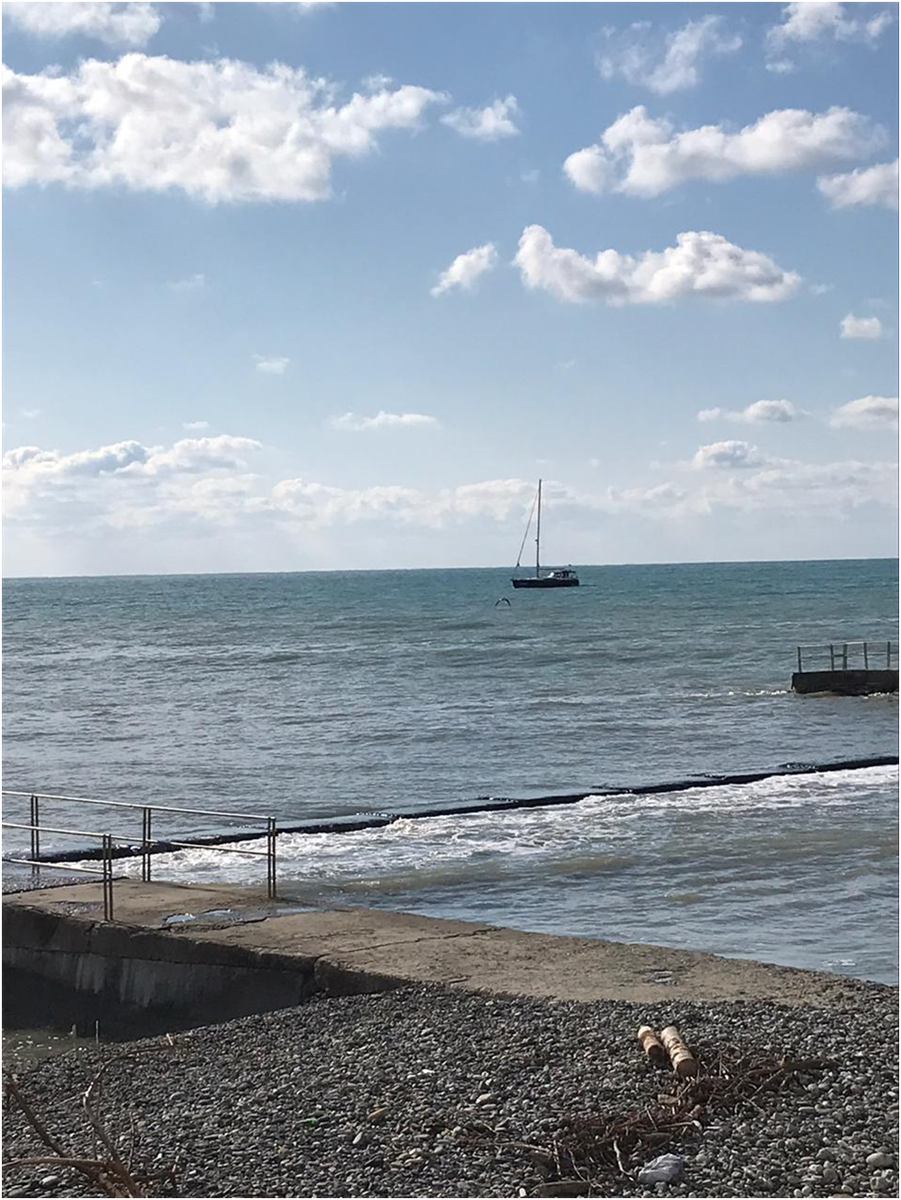 На теплоходе, музыка играет...   Фото Морковкина - Бобровкина.