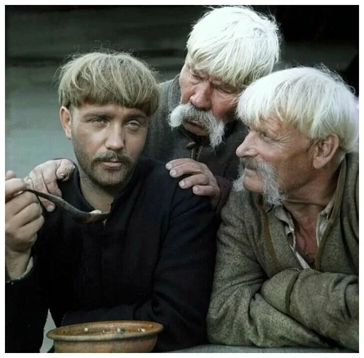 Козаки за трапезой