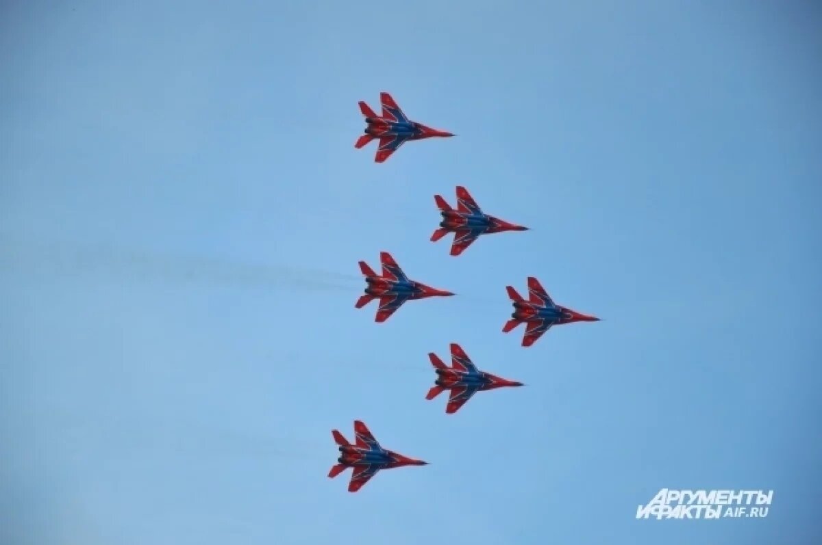    Выступление группы будет комментировать пилот