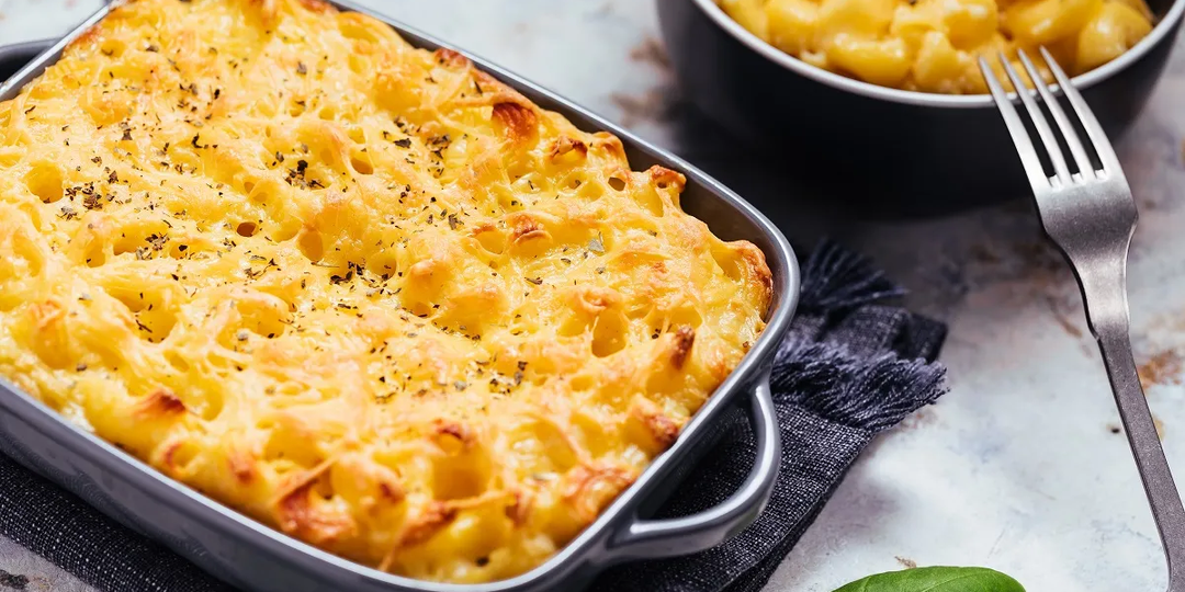 Макароны с молоком и сыром на сковороде