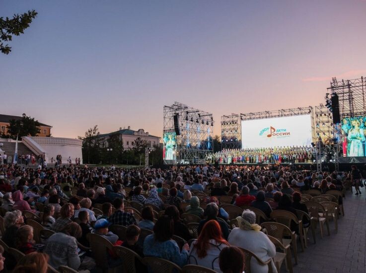    Астрахань успешно провела грандиозный фестиваль «Поют дети России»