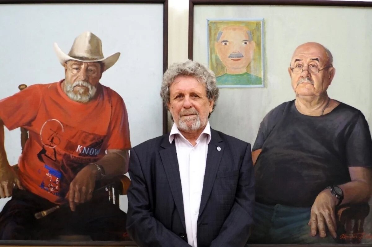    Владимир Яковлевич - мастер во многих жанрах.