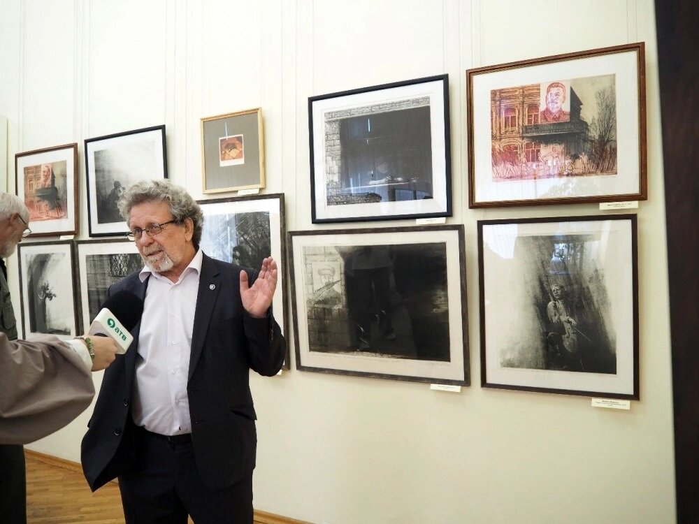    В экспозиции - более 130 работ. Фото: Из личного архива