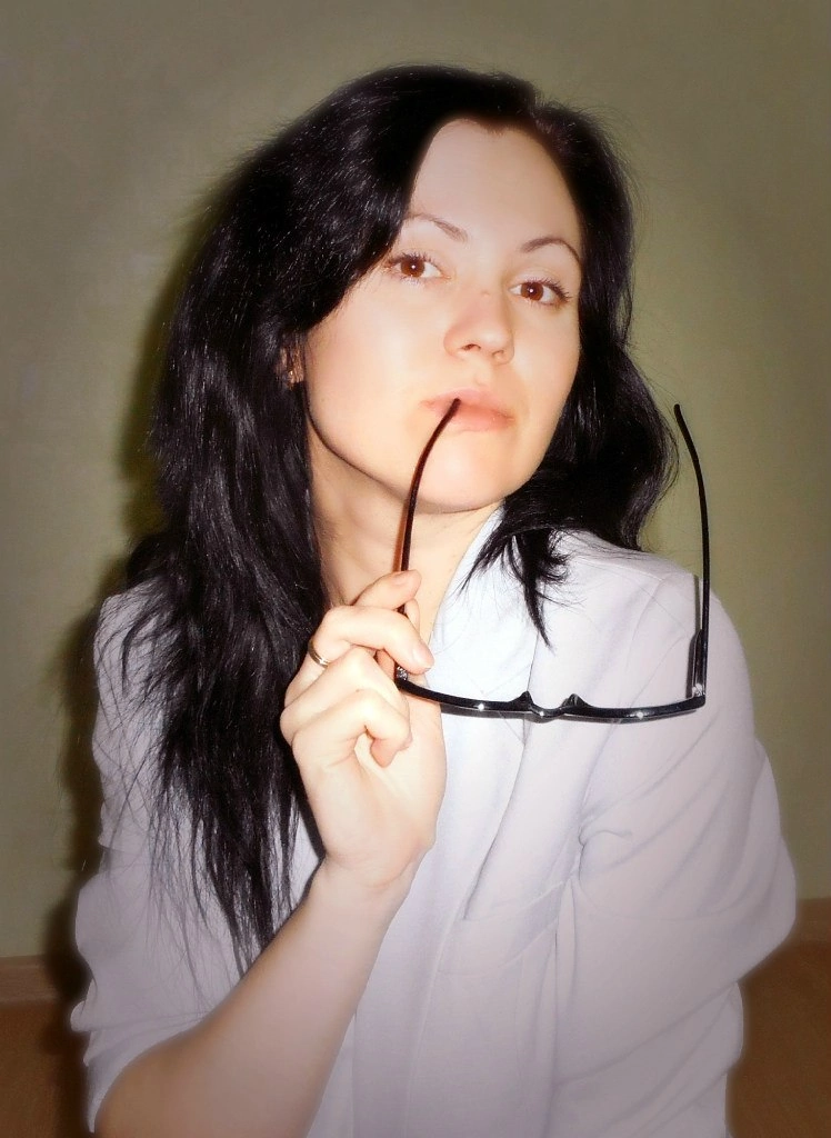 На этом фото, брови естественные, какие они были. 