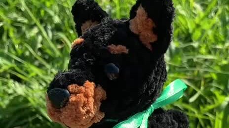 Мягкая игрушка медведь с сердцем. Медвежонок в наушниках. Три плюшевых медведя. Милые мягкие игрушки. Плюшевый мишка коричневый.