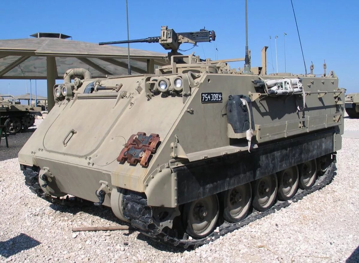 M113