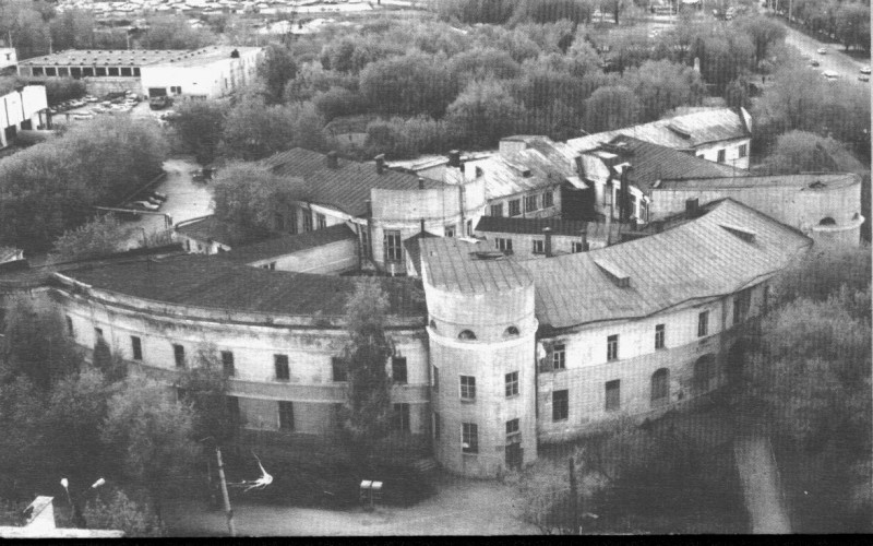 здание фабрики-кухни после реконструкции 1944 года, выполненной по проекту архитектора И. Г. Салоникиди - такой ее видило большинство жителей Куйбышева. Фото из сети