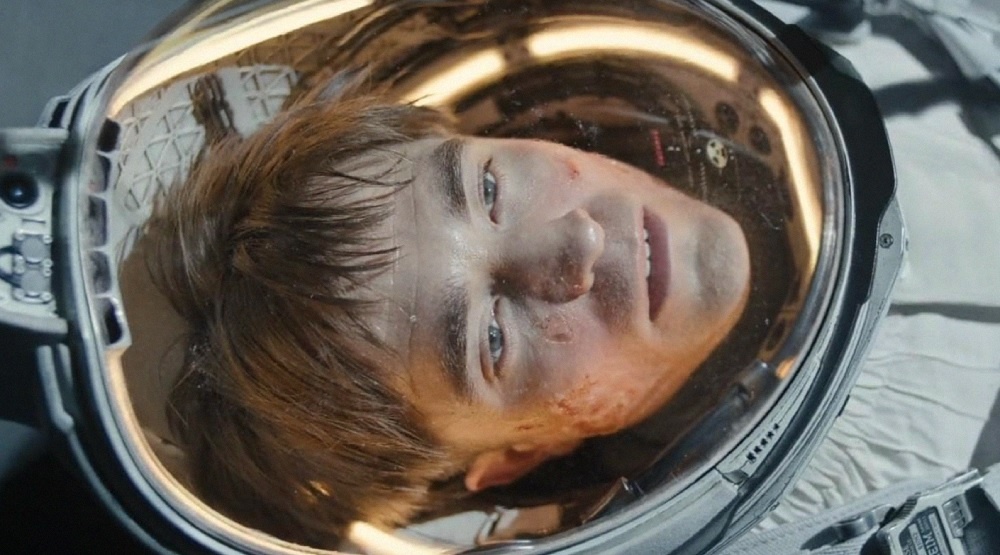     Кадр из фильма «Микки 17» (2025)
