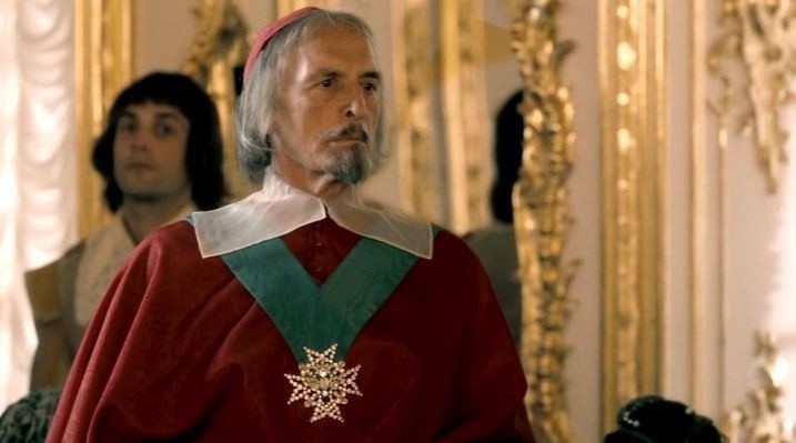 Ришелье в исполнении Василия Ланового. Кадр из фильма "Три мушкетера" (2013).