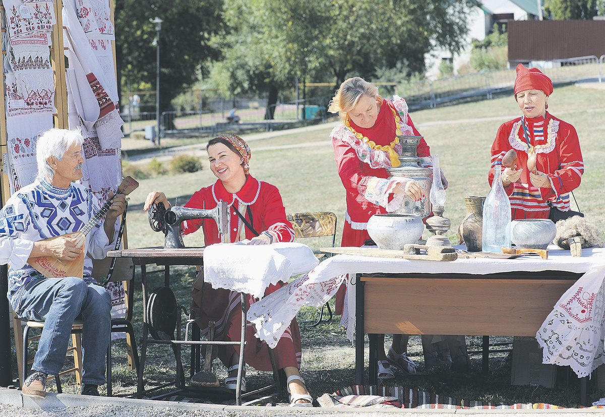 На «Мусаткином дворе» все желающие могли познакомиться с бытом наших бабушек и дедушек