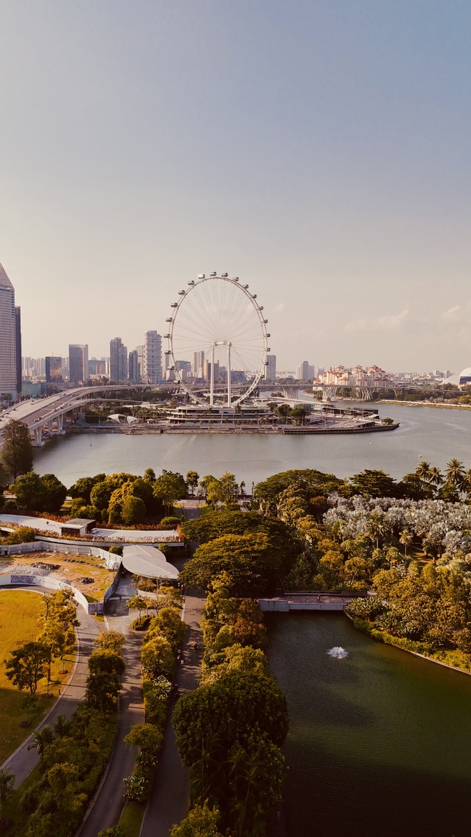 Вид на Сингапур со смотровой Marina Bay