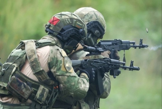    Военнослужащие ВС РФ