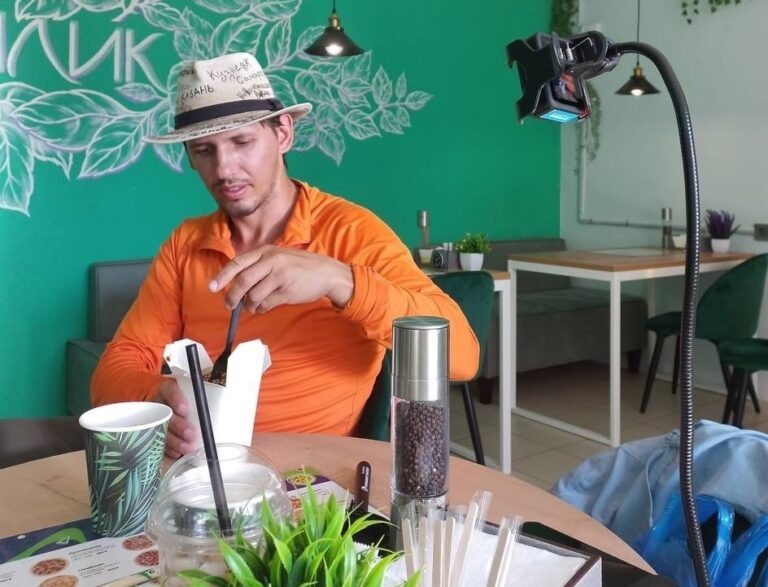    Бугуруслан посетил известный фуд-блогер, «Кофейный барон» Александр Пластков Кристина Просвиркина