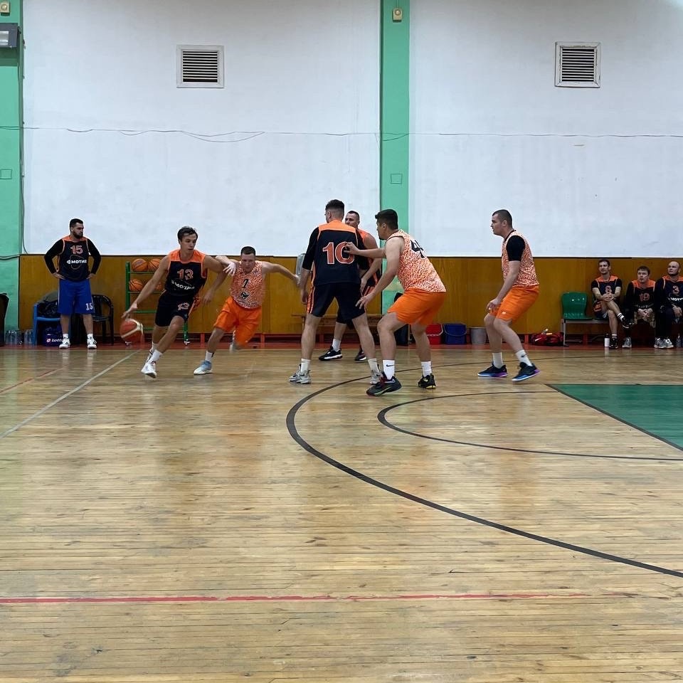 Несмотря на статус новичков, команде сотового оператора Мотив удалось одержать победу со счетом 85-65. 