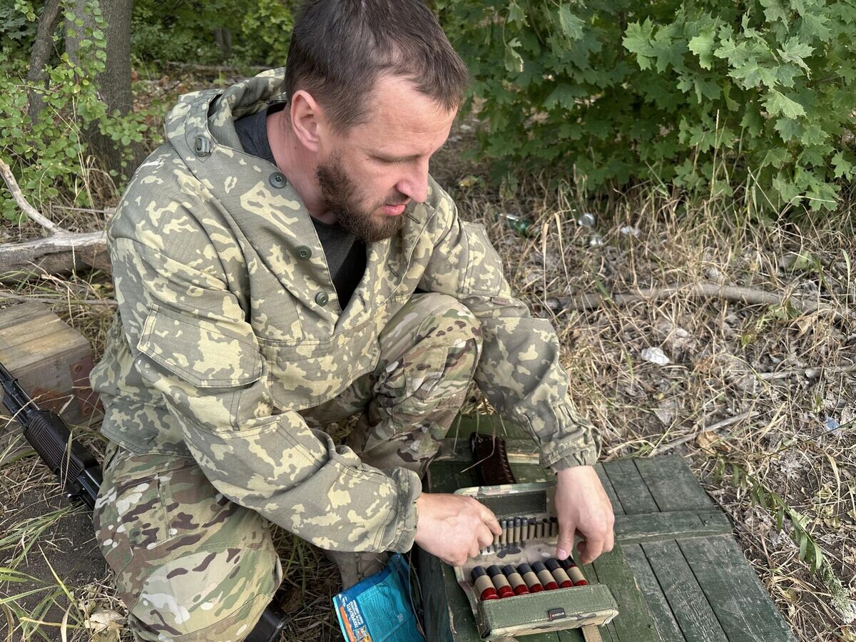 © РИА Новости / Андрей Коц📷Механик снаряжает "Дронобой"