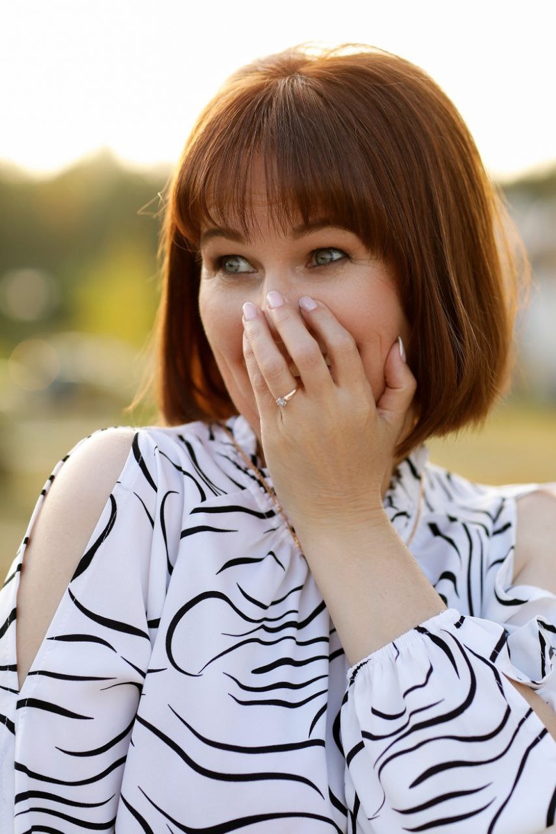 На фото: автор канала "Техно Колибри" на Дзене. Мне 50 лет. Вы серьезно?