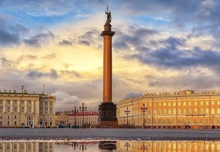 Александринский столп. Дворцовая площадь. Санкт-Петербург. 