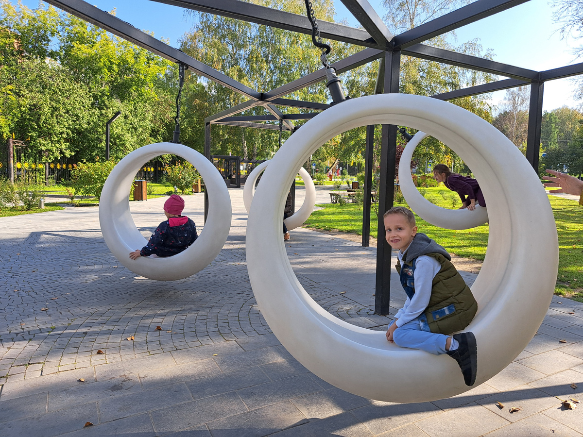 Листайте карусель