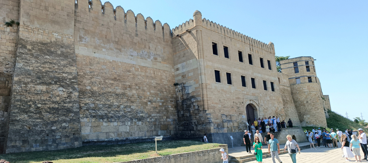 Вход в музей Нарын-кала