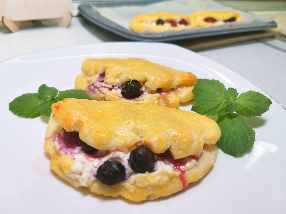 Сочники с ягодами.  Завтрак на 490 калорий. Фото автора