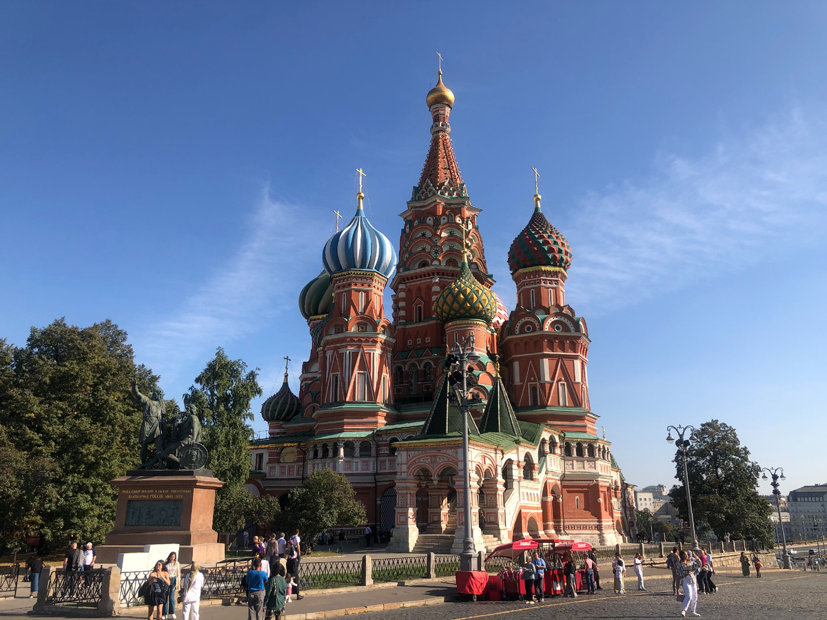 Вид на Покровский собор со стороны Красной площади.