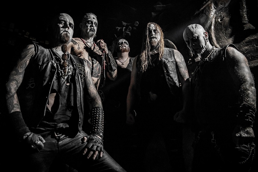 Horna (с фин. — «бездна») — блэк-метал-группа из Финляндии, образованная в 1993 году. В период с даты образования и до прихода барабанщика Gorthaur группа именовалась Shadowed.