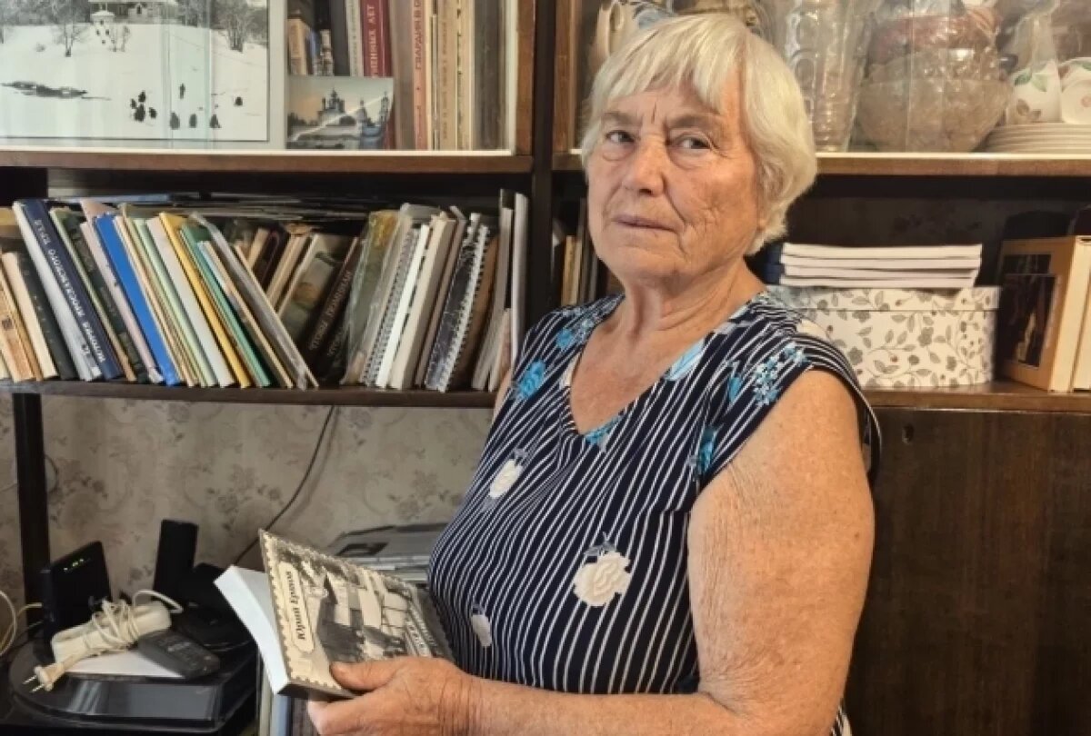    Поверила аферистам.